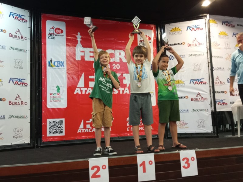 Alunos do Colégio participam do FESCRI na modalidade Xadrez e conquistam classificações promissoras